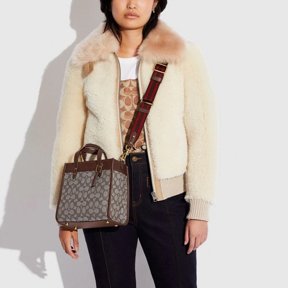 NWT Coach Field Tote 22 In Signature Jacquard Oak Maple Brown C3865 - Picture 9 of 10